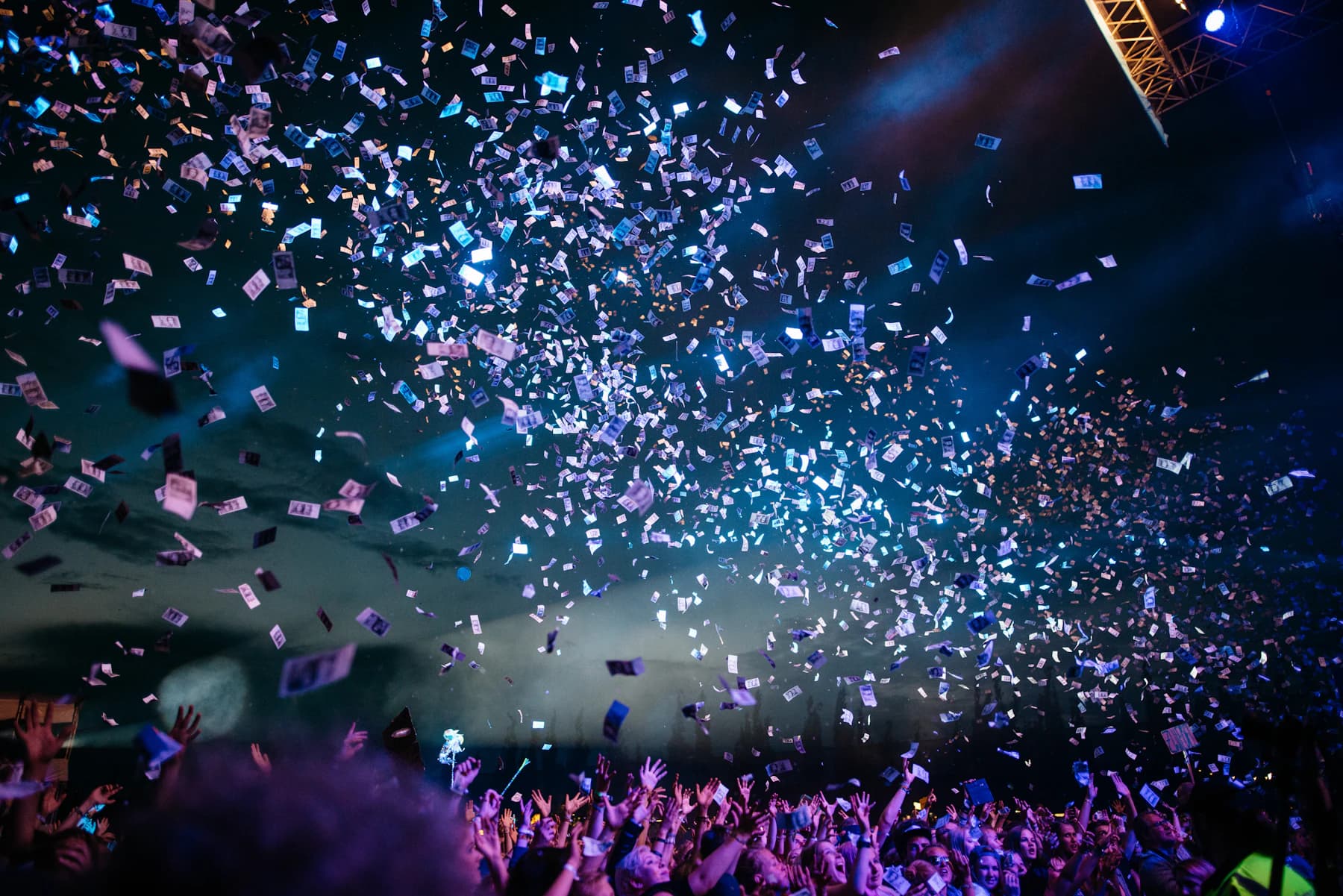 Live event audience representing cross-channel broadcast demand